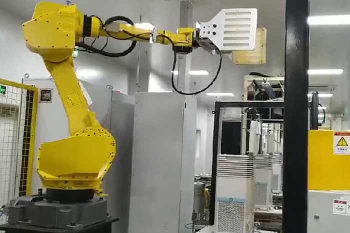 空氣淨化機機器人搬運工作站